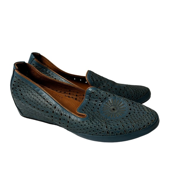 Spring Step Women’s Blue Perforated Leather Hidden Heels Wedges US 8.5 EU - Picture 3 of 11